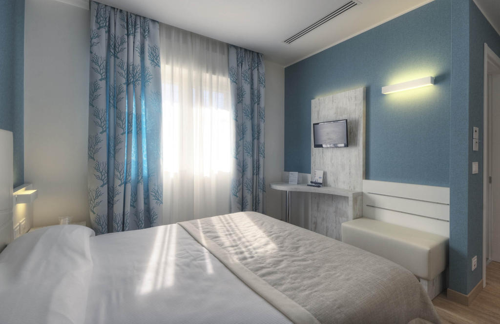 Gabbiano Hotel Civitanova Marche Kültér fotó