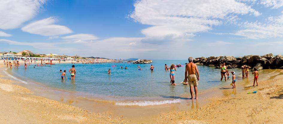 Gabbiano Hotel Civitanova Marche Kültér fotó